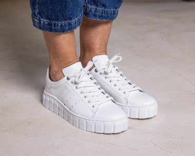 Białe sneakersy skórzane TANGO 